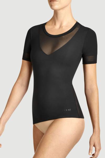 Das schwarze Power Mesh Angle Shirt von item m6 mit sanftem Shaping-Effekt.