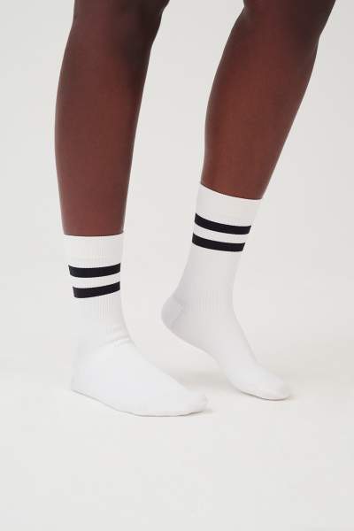 Sneaker best sale con socks