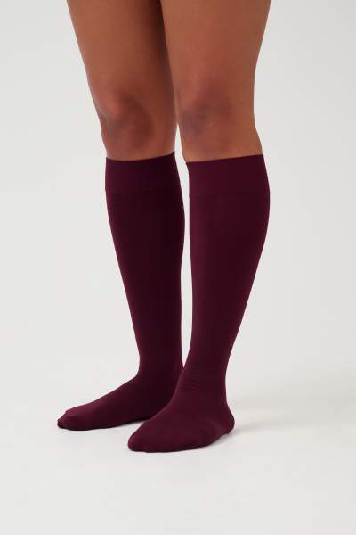 ITEM m6 Knee-High Soft Touch Conscious in der Farbe burgundy