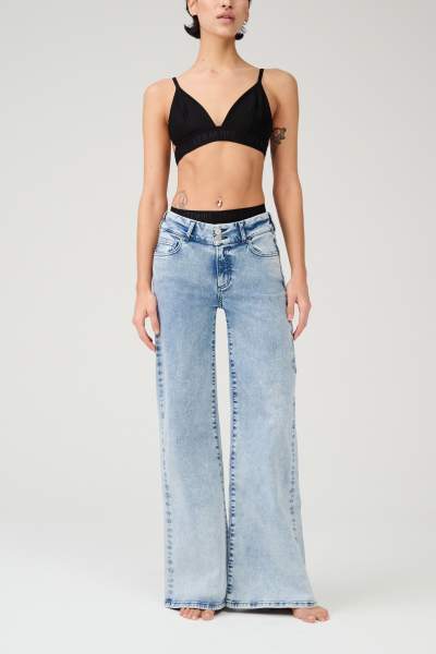 Extra High-Waisted Wide-Leg Jeans