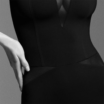 ITEM m6 for a tight silhouette This ITEM m6 sample shows a tight silhouette of a woman.